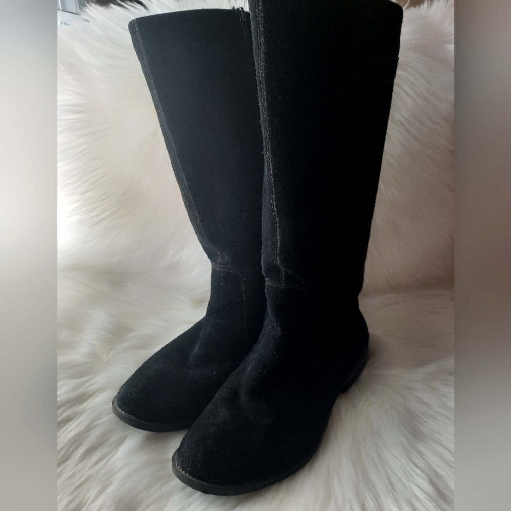 Woman's Black Suede Boot - Size:9 1/2